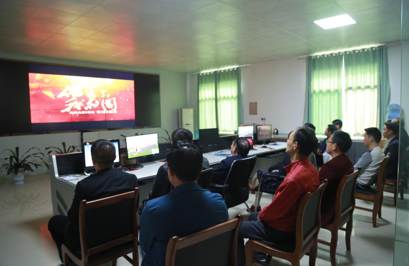 1584518172760313.jpg 20180428 第一党支部观看“厉害了我的国”.jpg